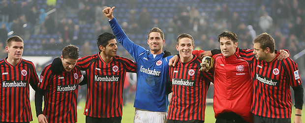 Daumen hoch: Kevin Trapp freut sich. Foto: Stefan Krieger.