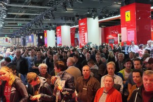 Die Halle sechs in froher Erwartung. Foto: Stefan Krieger.