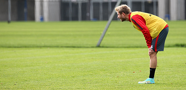 Am Rande steht Stefan Aigner. Foto: Stefan Krieger.