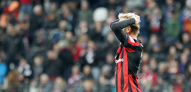 Stefan Aigner ärgert sich. Foto: Stefan Krieger.