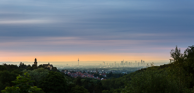 Frankfurt im Morgennebel. Foto: Stefan Krieger.