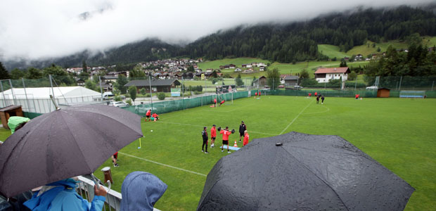 Zirkeltraining im Regen. Foto: Heiko Rhode.