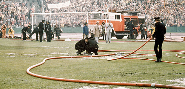 Das schöne Waldstadion im Juli 1974. Foto: imago.