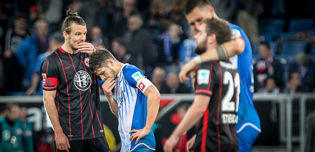 Wann hat eigentlich dieses bescheuerte 'die Hand vor den Mund halten' angefangen? Foto: Stefan Krieger.