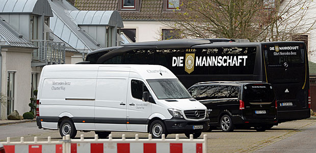 Der #DieMannschaftsbus. Foto: dpa.