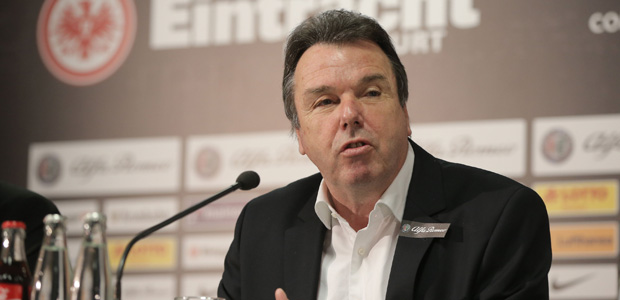 Wir wissen nicht, Heribert Bruchhagen orakelt. Foto: dpa.