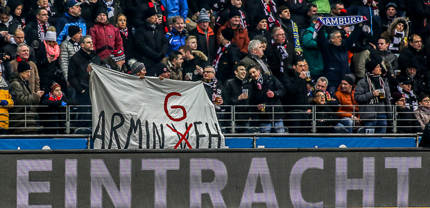 Unmut vor dem Spiel. Nicht aus der Fankurve. Foto: Stefan Krieger.