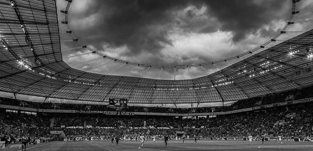 Dunkel Wolken über Leverkusen. Foto: Stefan Krieger.