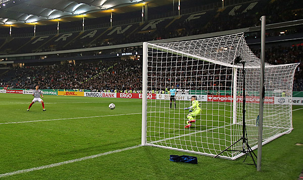 Hasebe trifft. Foto: Stefan Krieger.