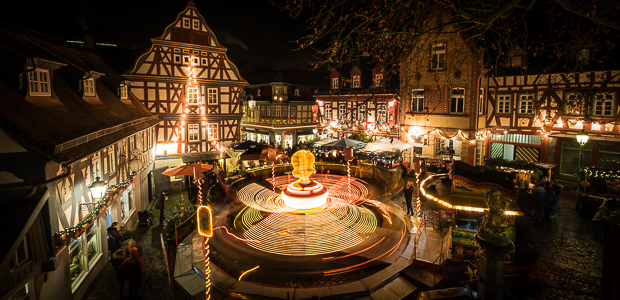 Weihnachtsmarkt, wie man ihn sich im Taunus aufbaut. Foto: Stefan Krieger.