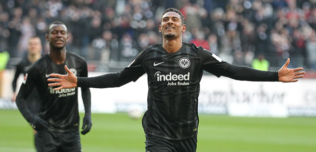 Sebastien Haller freut sich über das 1:0. Foto: Stefan Krieger.